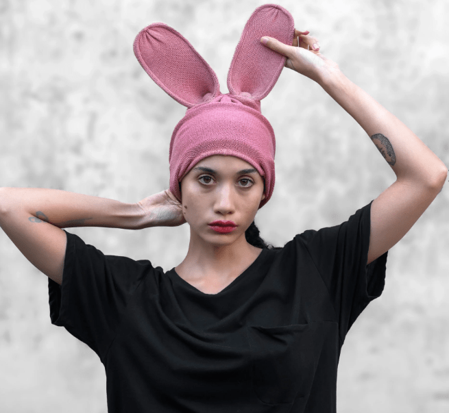 這頂同時是兔耳朵概念手織帽($540)。 圖源：Blamo Store